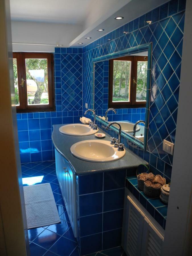 Villa Kate B&B Porto San Paolo  Eksteriør billede